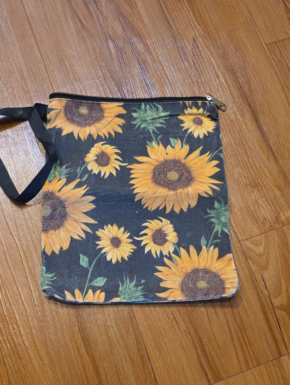 Sunflower Print Wristlet Book Cover - Yellow Sunflowers on Black